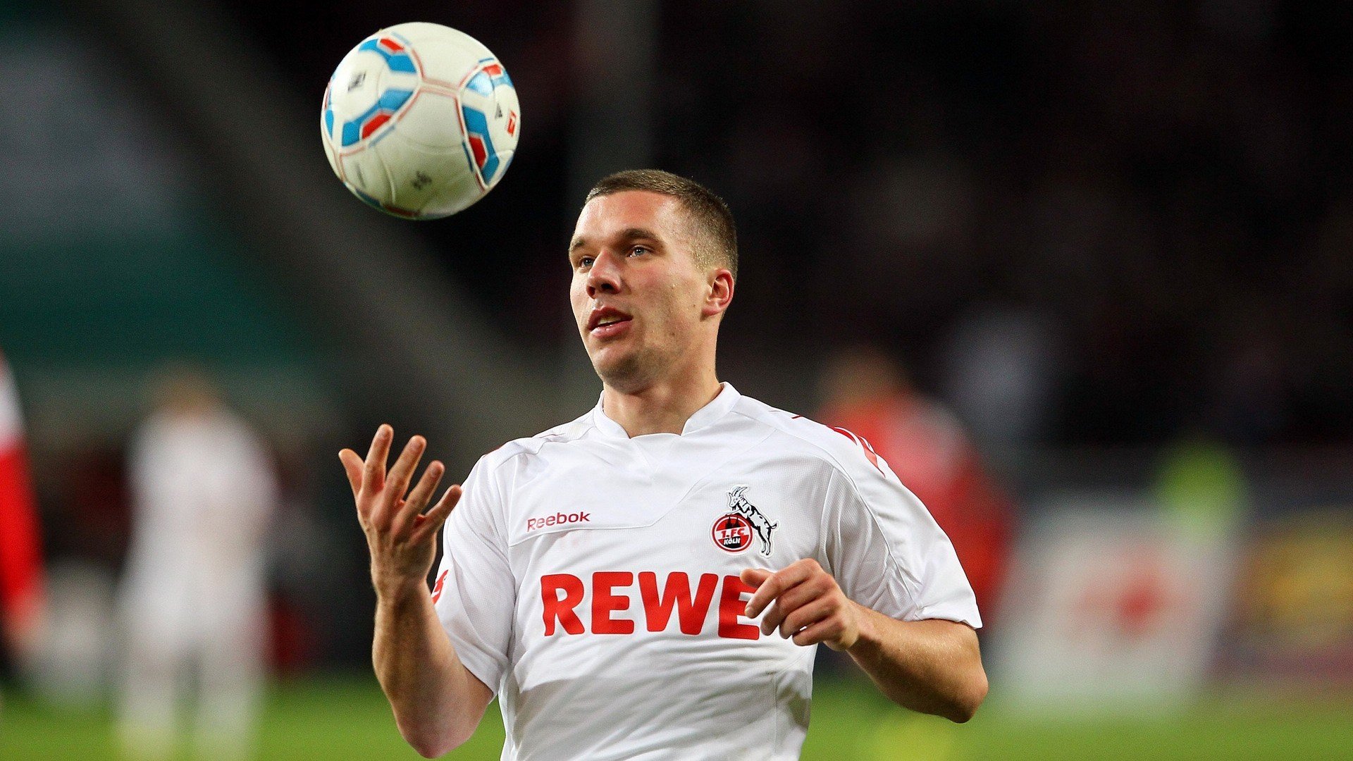 哈兰德在欧冠赛场获得福登的全力支持,曼城力争英超胜利,哈兰德转会曼城